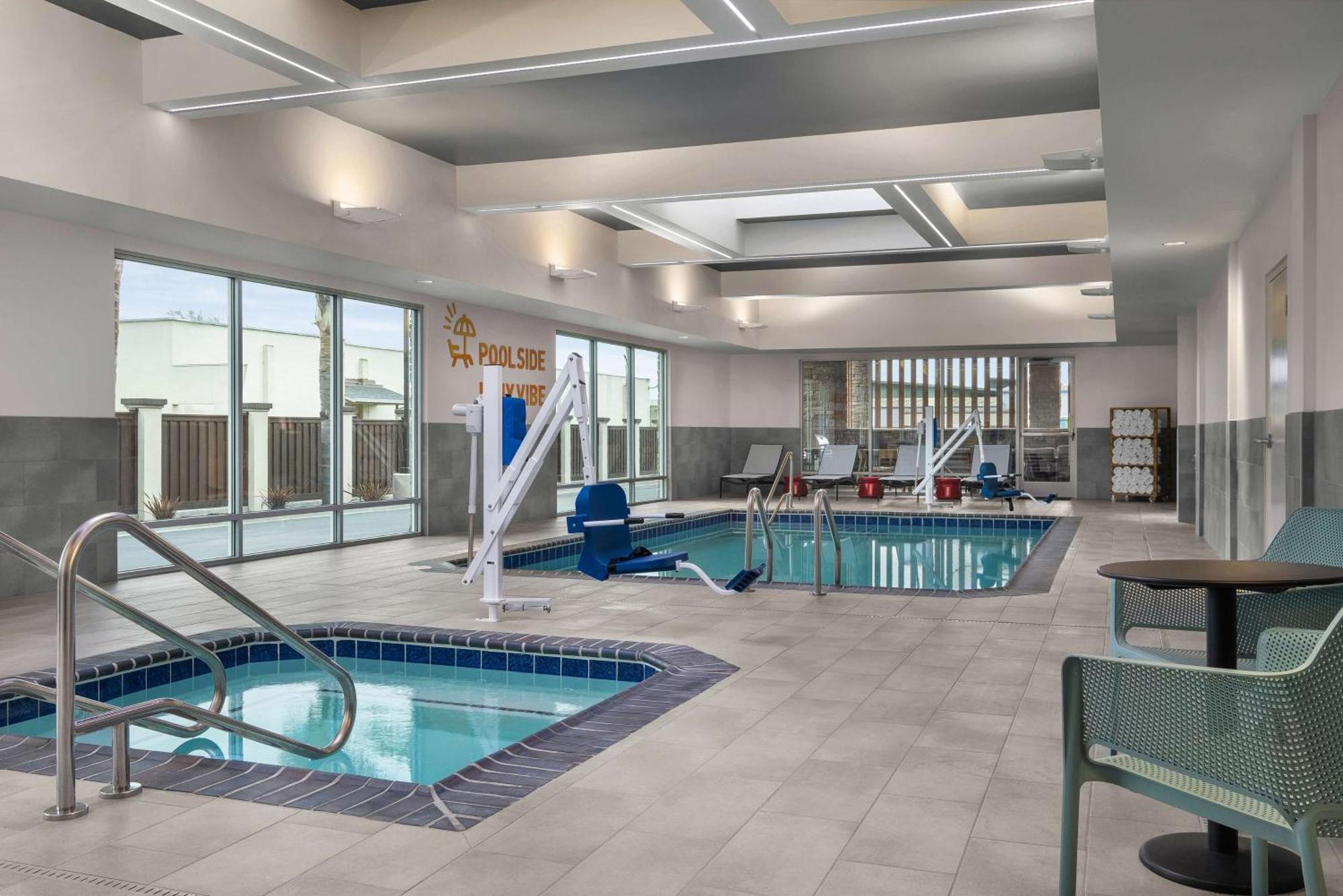 Home2 Suites By Hilton Eureka Exteriör bild